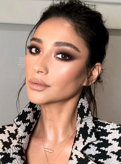 How to Master the Smokey Eye Makeup Look